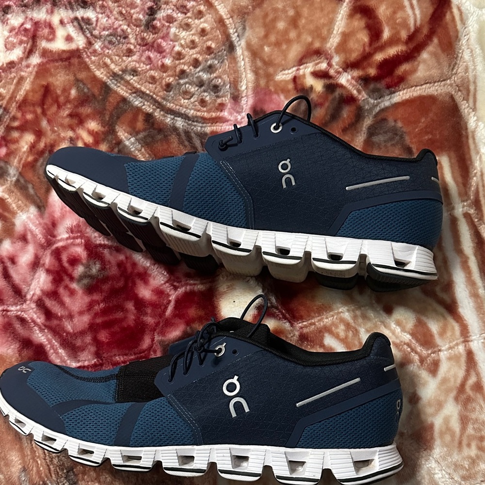 DC Men's Blue and Black Athletic Shoes. Size 12
